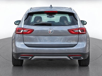 2020 Buick Regal TourX Essence