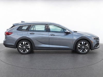 2020 Buick Regal TourX Essence