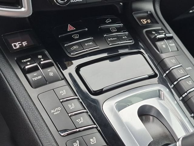 2017 Porsche Cayenne E-Hybrid S Platinum Edition