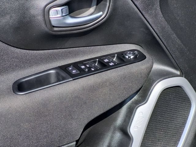 2021 Jeep Renegade Islander - Photo 16