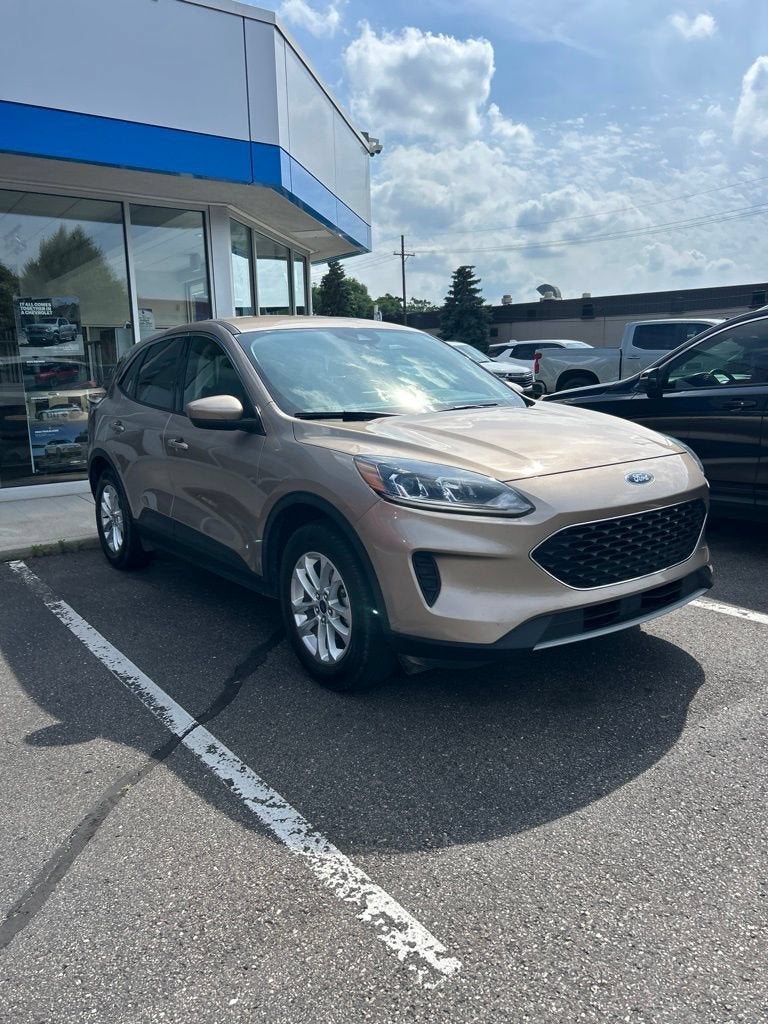 2020 Ford Escape SE