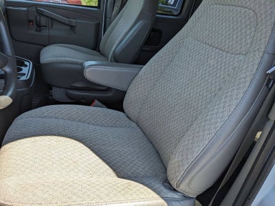 2025 Chevrolet Express Passenger 1LT