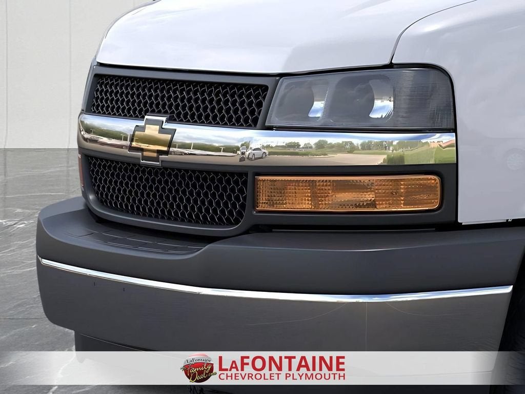 2026 Chevrolet Express Cutaway 3500 1WT