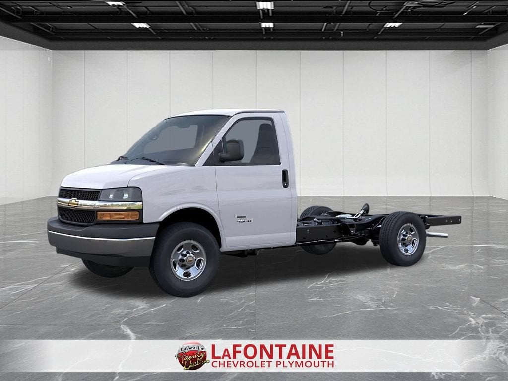 2026 Chevrolet Express Cutaway 3500 1WT