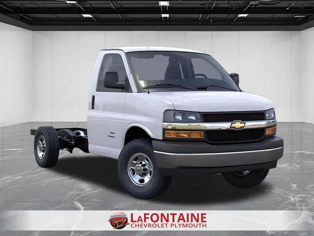 2026 Chevrolet Express Cutaway 3500 1WT