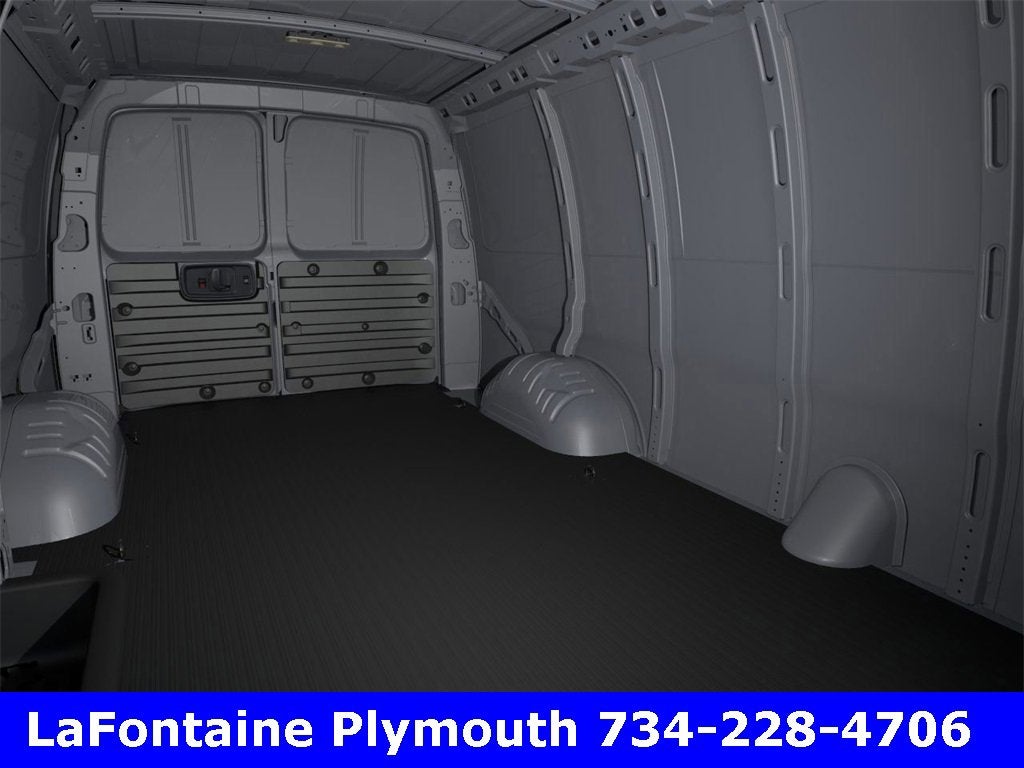 2025 Chevrolet Express Cargo 3500 WT