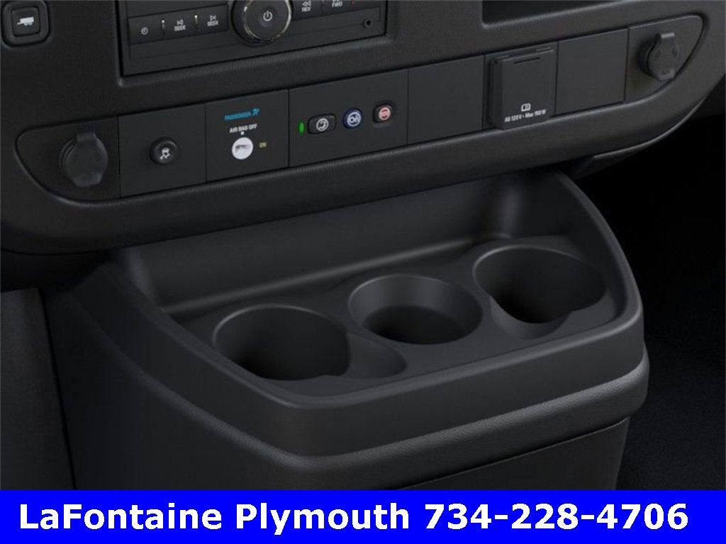 2025 Chevrolet Express Cargo 3500 WT