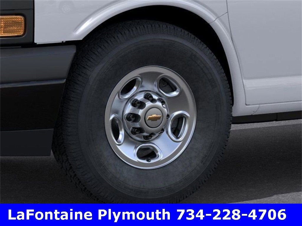 2025 Chevrolet Express Cargo 3500 WT