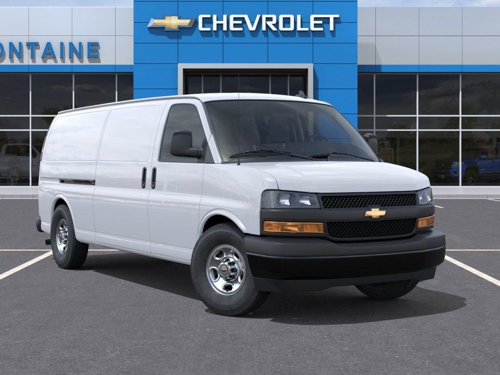 2025 Chevrolet Express Cargo WT