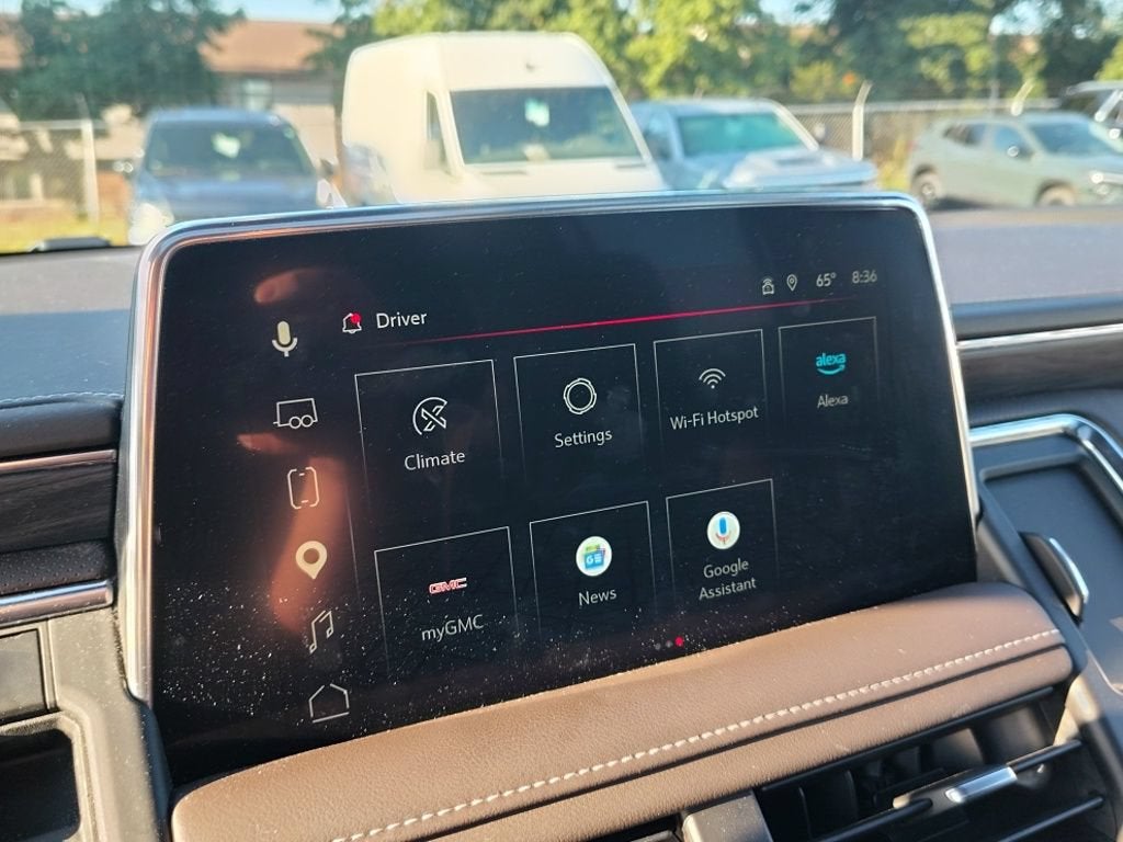 2023 GMC Yukon XL SLT