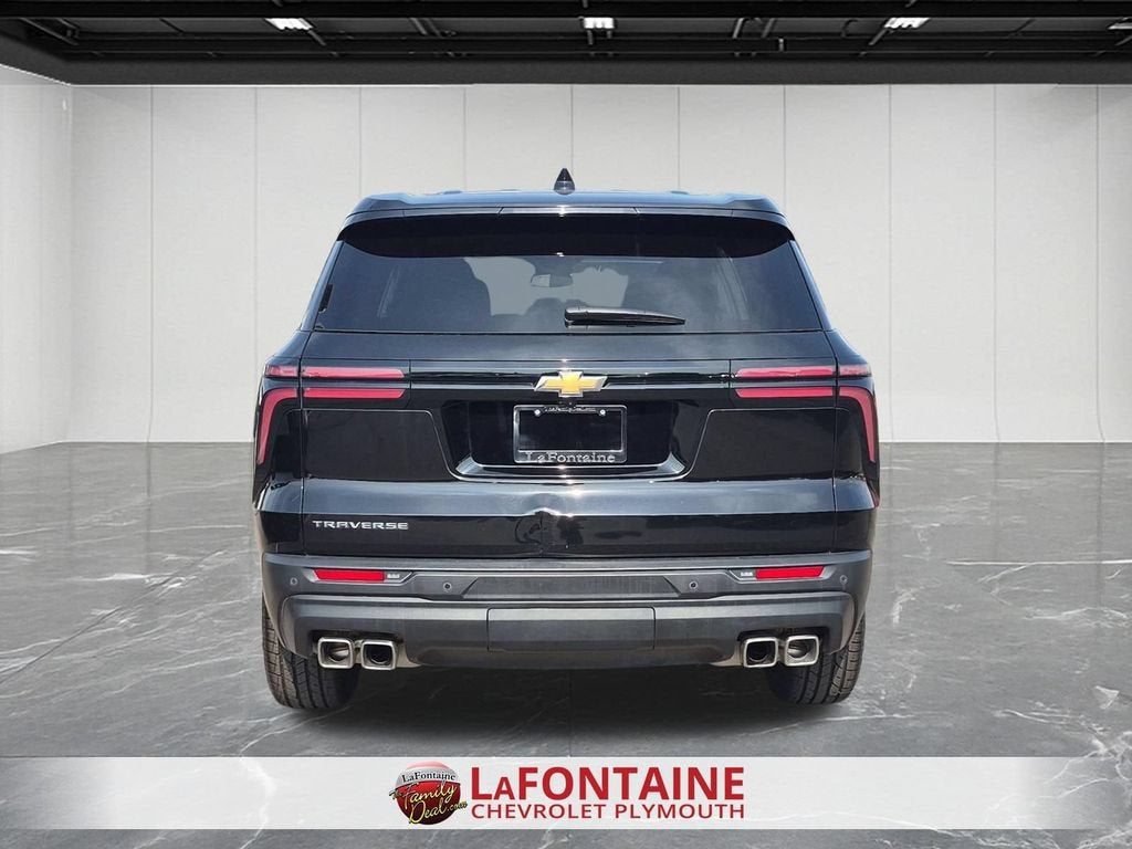 2024 Chevrolet Traverse LS