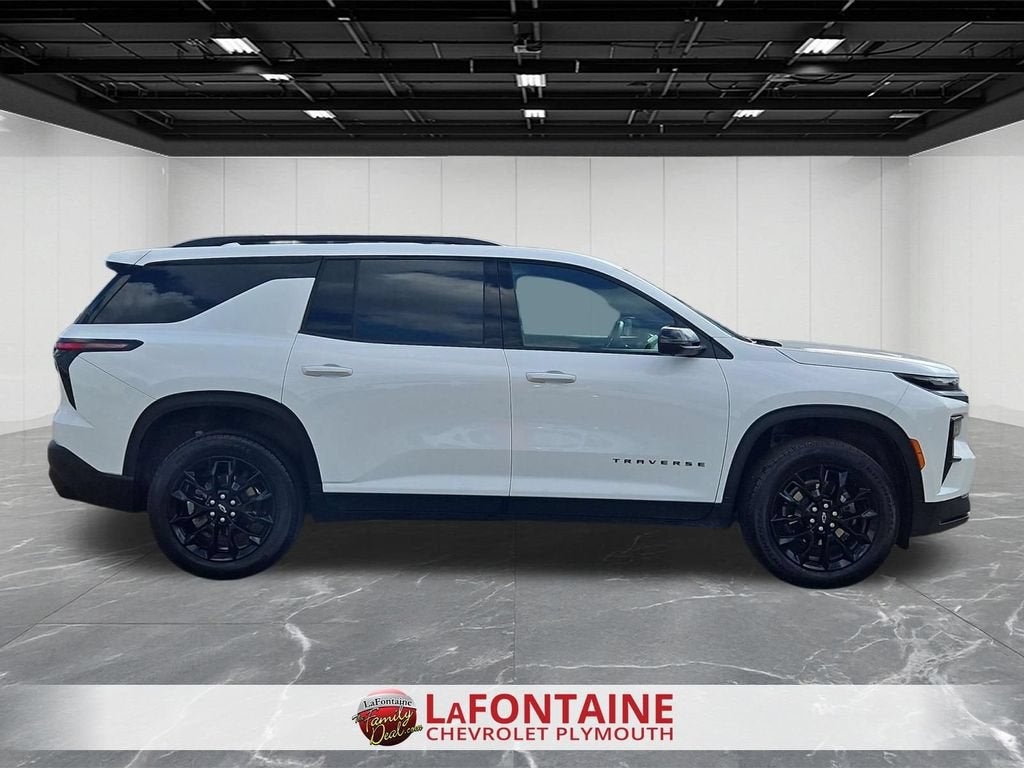 2024 Chevrolet Traverse LT