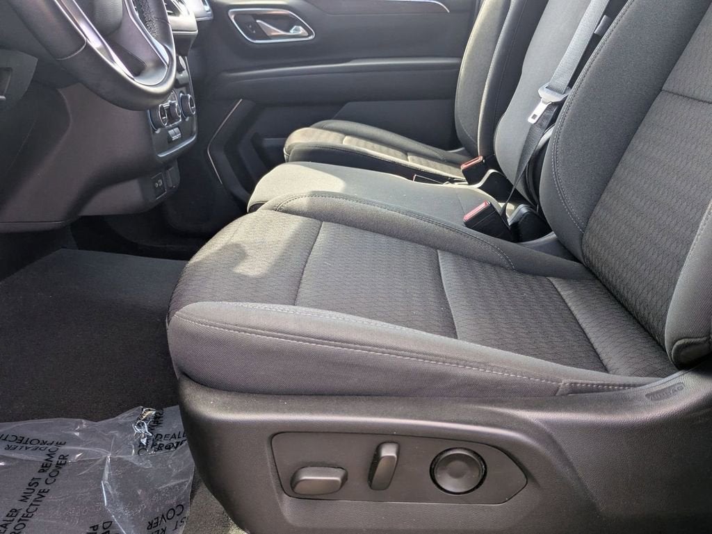2023 Chevrolet Suburban LS