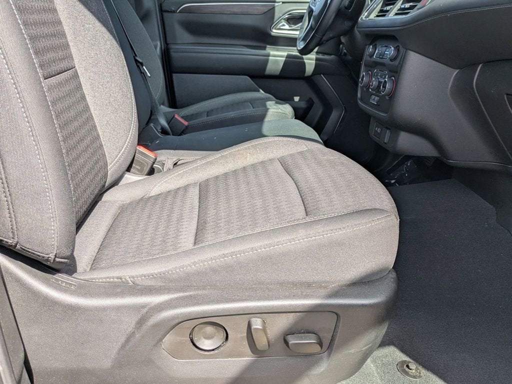 2023 Chevrolet Suburban LS