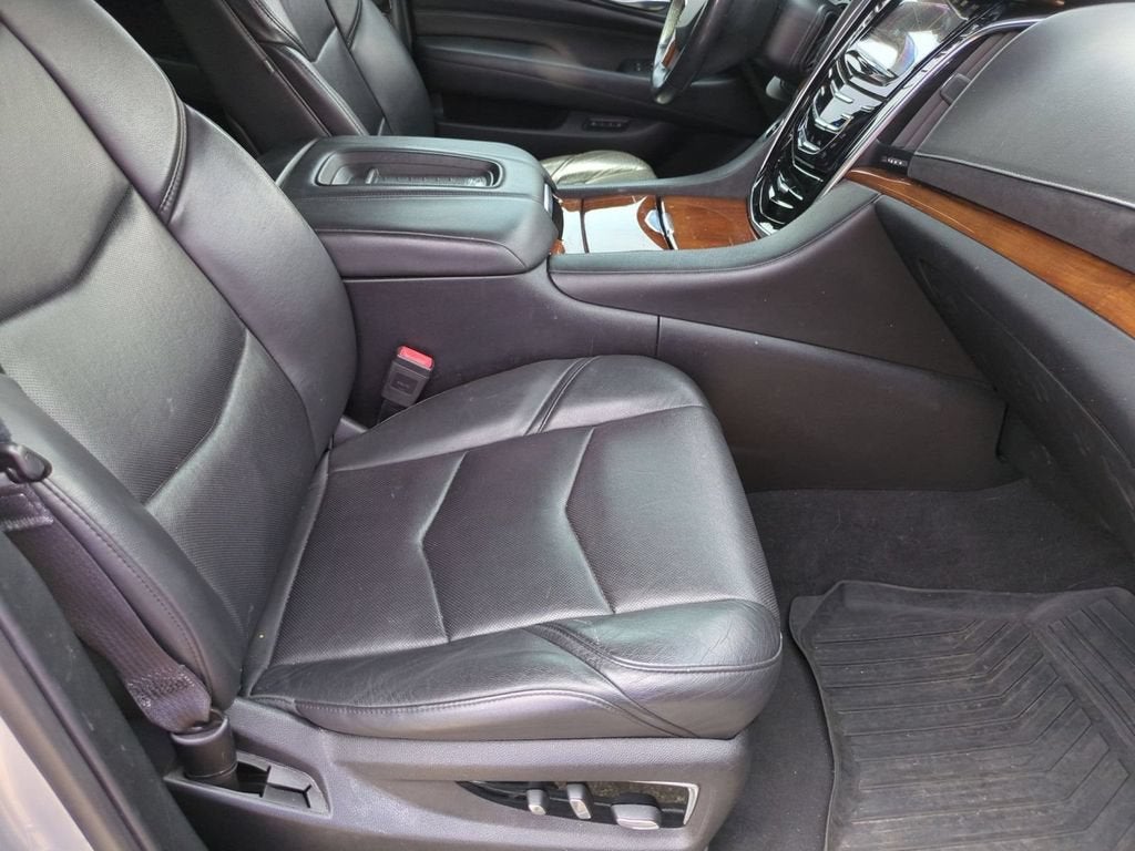 2017 Cadillac Escalade Luxury