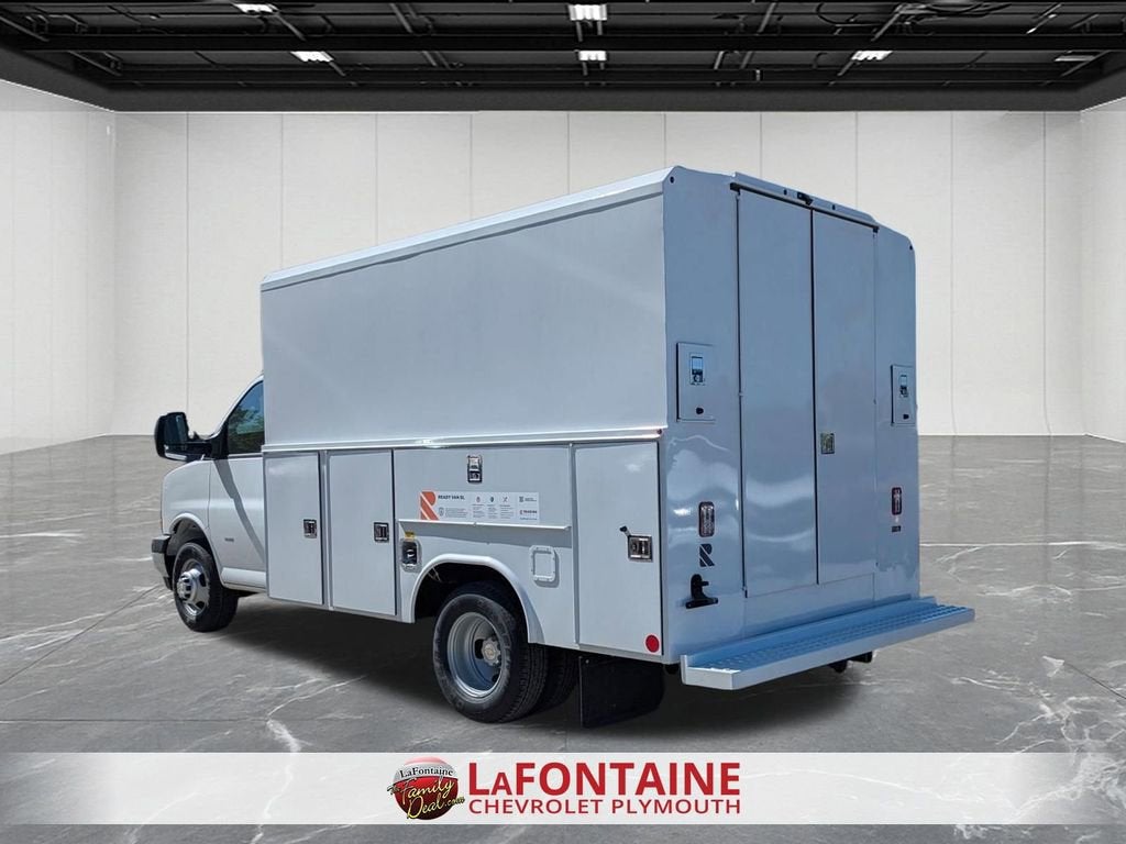 2026 Chevrolet Express Cutaway 3500 1WT