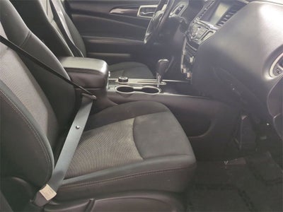 2018 Nissan Pathfinder SV