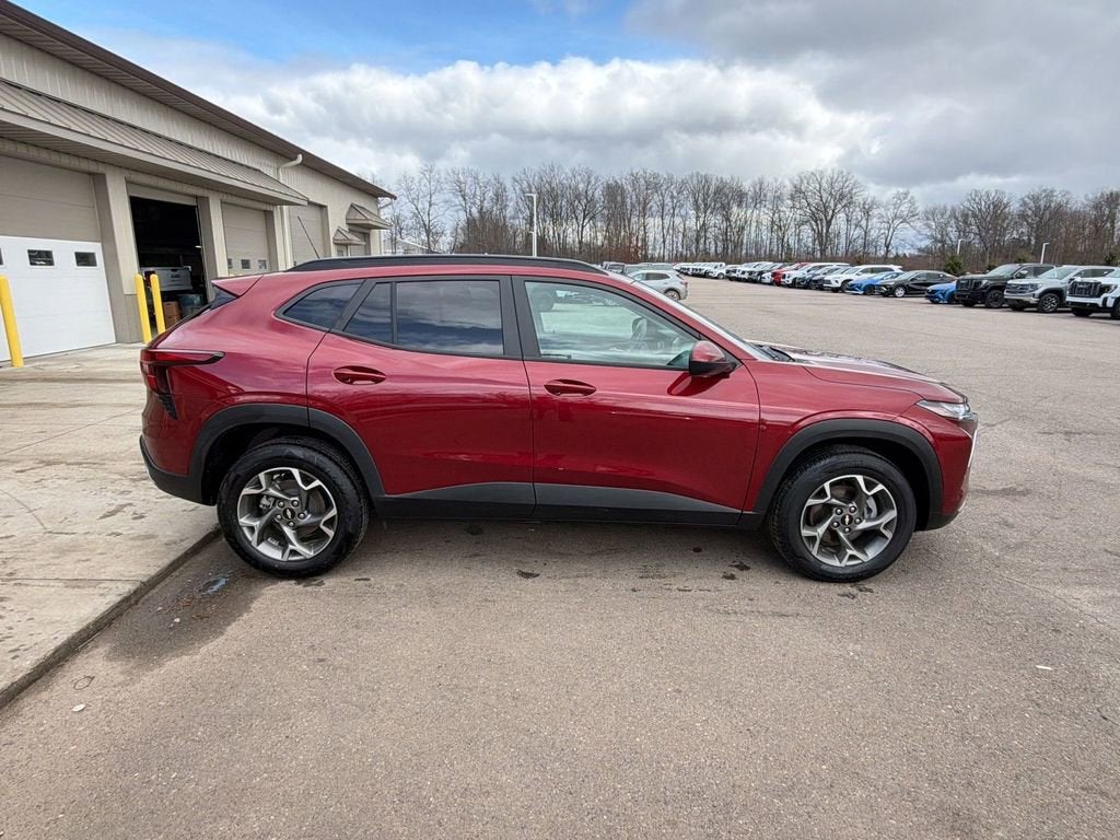 2025 Chevrolet Trax LT